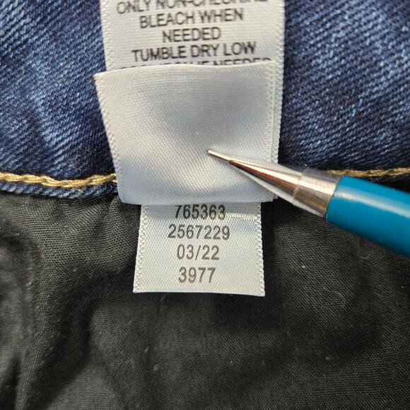 m jeans Maurices Women's Jeans Super Hi-Rise Wide Leg Button Fly size 2 Short - Picture 16 of 16